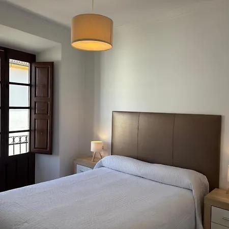 Cathedral Views Balconies & Private Terrace Apartment *